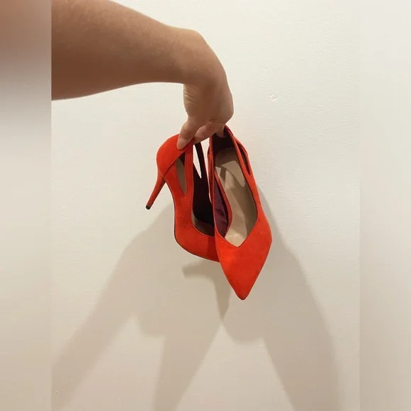 Heels - Picture 3 of 9